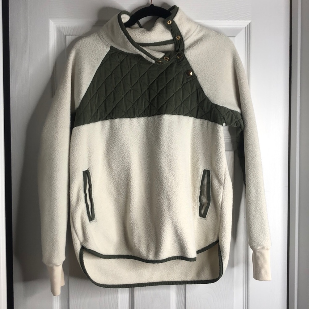 Abercrombie & Fitch Sweater